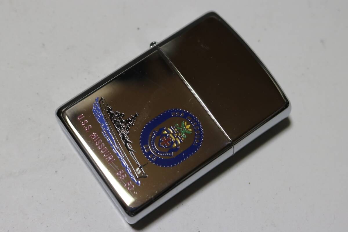 ZIPPO ジッポライター アメリカ海軍 USSミズーリ 軍艦柄 2001年 未使用品の画像2