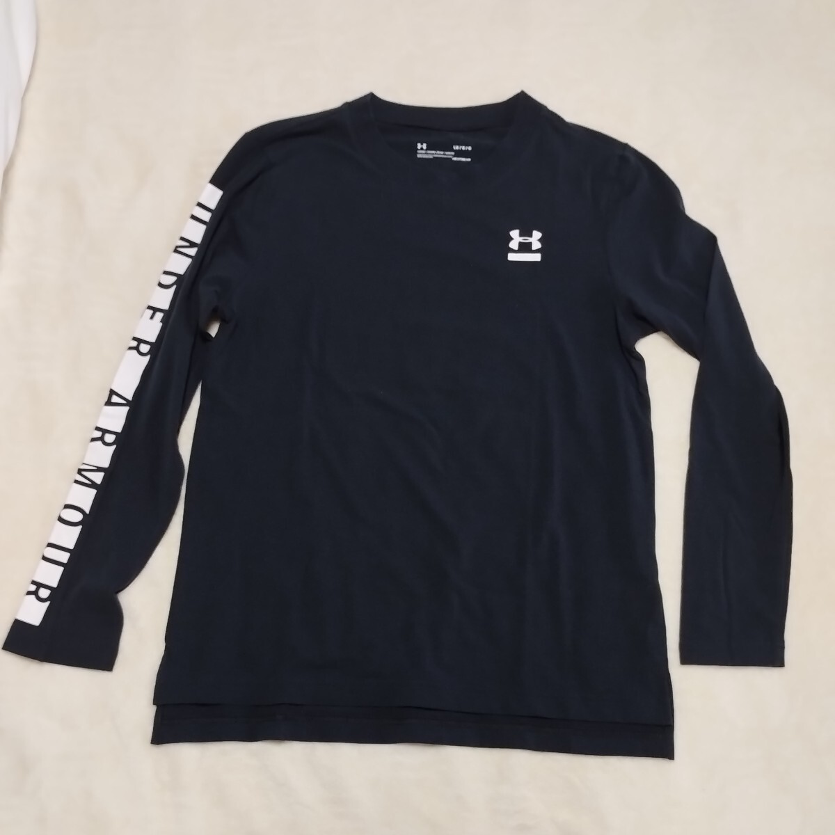 アンダーアーマー　ブラック　ロングTシャツ　レディース　サイズLG/G/G 送料込み　UNDER ARMOUR_画像1