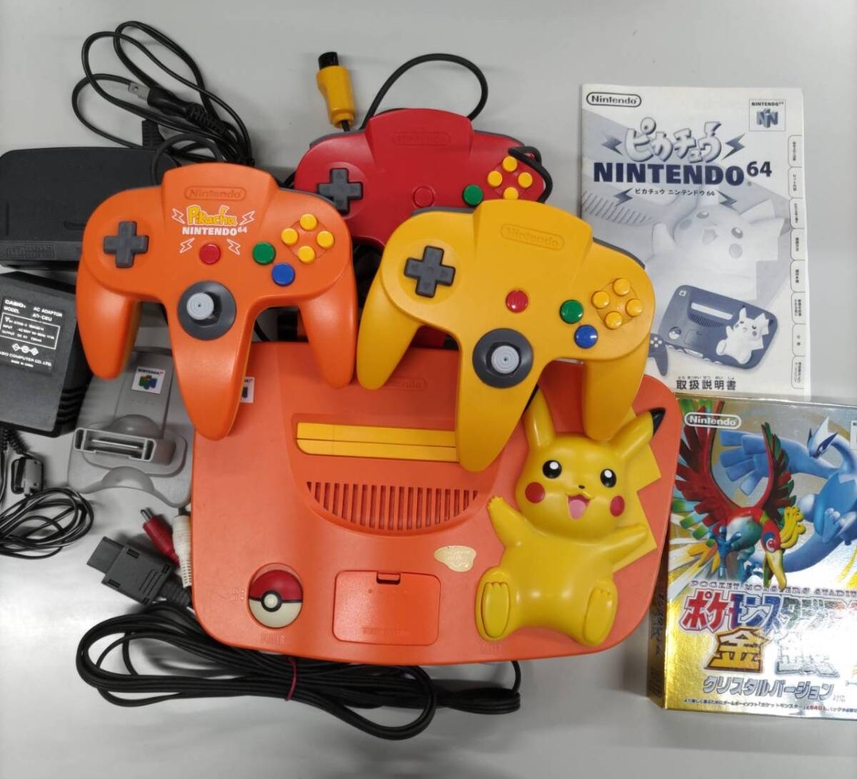 ピカチュウ Nintendo 64 NUS-101 本体 コントローラー　ソフト　付属品付 ポケモン 任天堂 ニンテンドー オレンジ イエロー 通電のみ確認_画像1