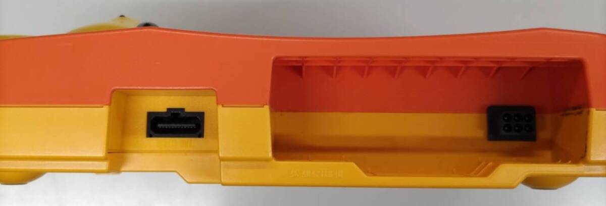 ピカチュウ Nintendo 64 NUS-101 本体 コントローラー ソフト 付属品付 ポケモン 任天堂 ニンテンドー オレンジ イエロー 通電のみ確認の画像4