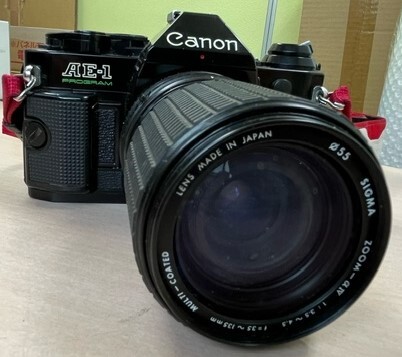 (ジャンク)　カメラ　キャノン　Canon　フィルムカメラ　AE-1 PROGRAM　動作未確認　中古品　レンズまとめ付　付属品画像の通り_画像1