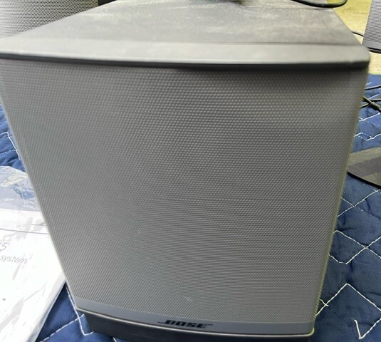 (ジャンク) BOSE ボーズ Companion 5 MULTIMEDIA SPEAKER SYS マルチメディアスピーカーシステム 取説付 動作未確認 現状品 ヘコミ有の画像3