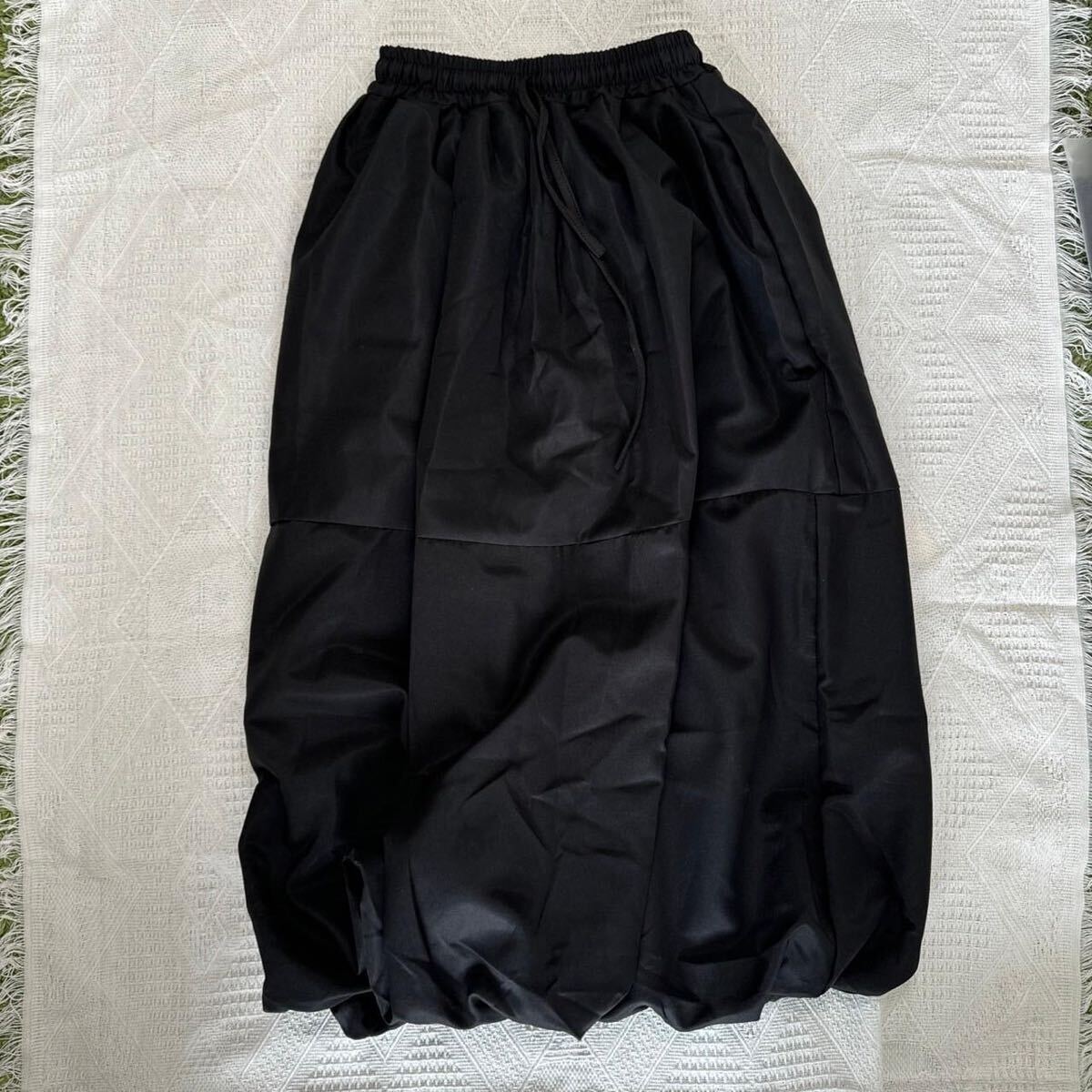 バルーンスカート ロングスカート Aライン ブラック ウエストゴム ゆったり 黒 _画像9