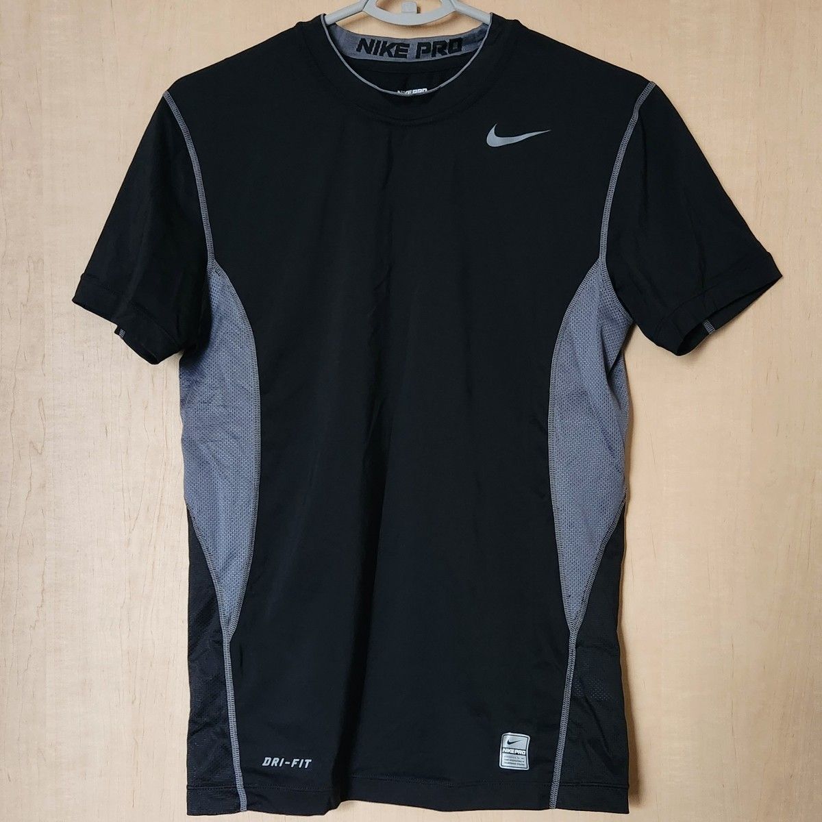 ナイキ NIKE PRO DRI-FIT Ｔシャツ Ｍ 軽量 高い伸縮性 新品