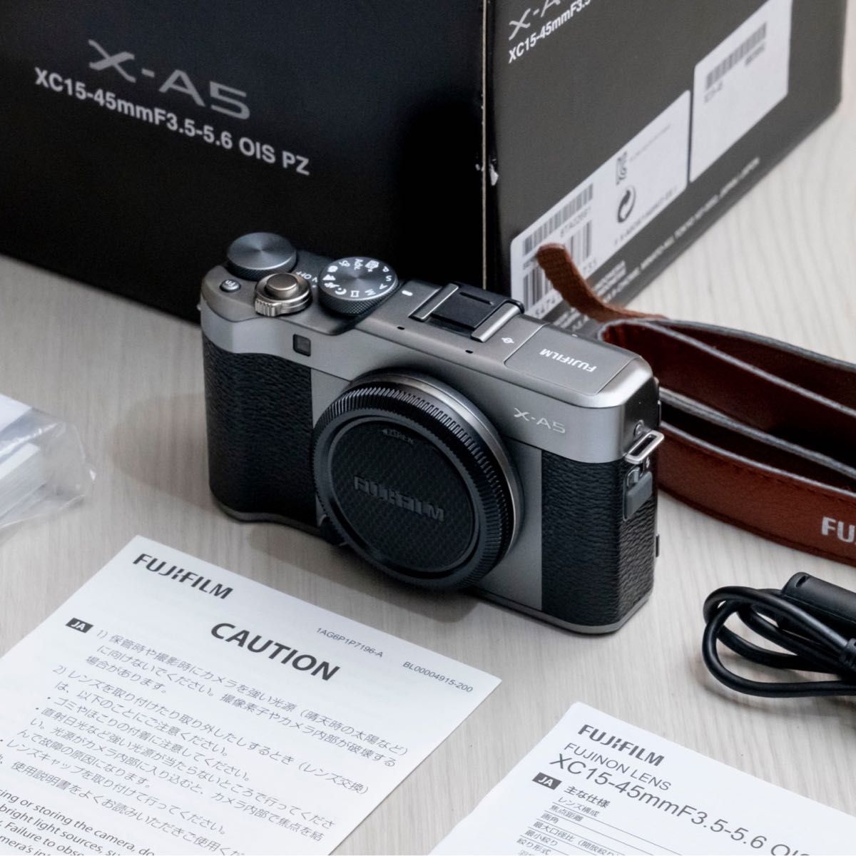 希少 海外限定カラー X-A5 FUJIFILM ミラーレス一眼カメラ 希少 海外限定カラー X-A5 FUJIFILM ミラーレス一眼カメラ