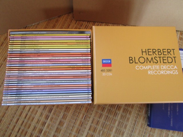 送料無料　中古CD　ヘルベルト・ブロムシュテット　デッカ録音全集（33CD）と新録音、自伝　コリン・デイヴィスとセットで_33枚組別角度画像