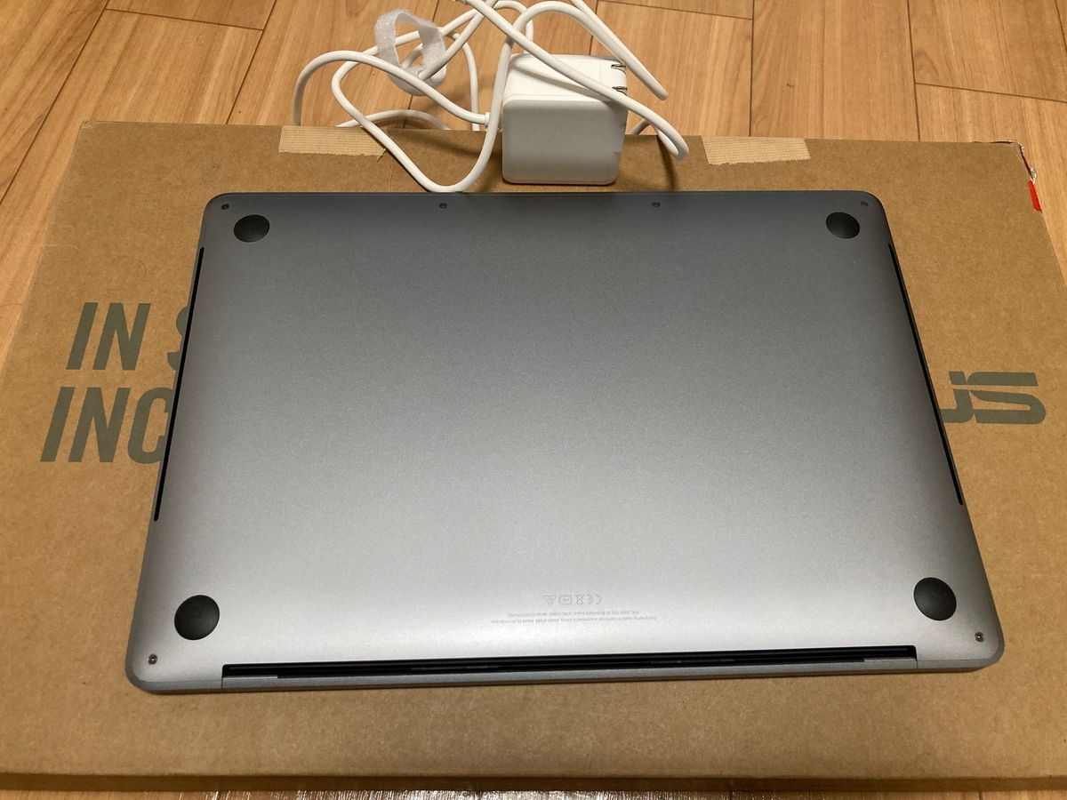美品 MacBook Pro 2019  SSD 256 充電回数61回　安心保証