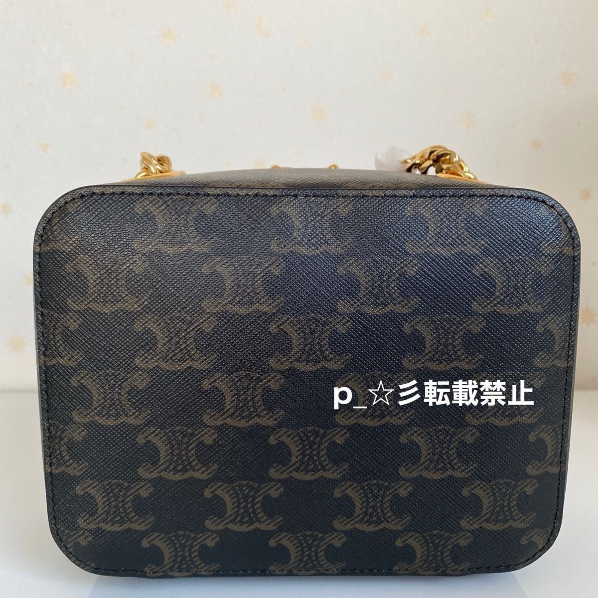 正規品】【新品未使用】CELINE チェーンボックス キュイル 正規品】【新品未使用】CELINE チェーンボックス キュイル