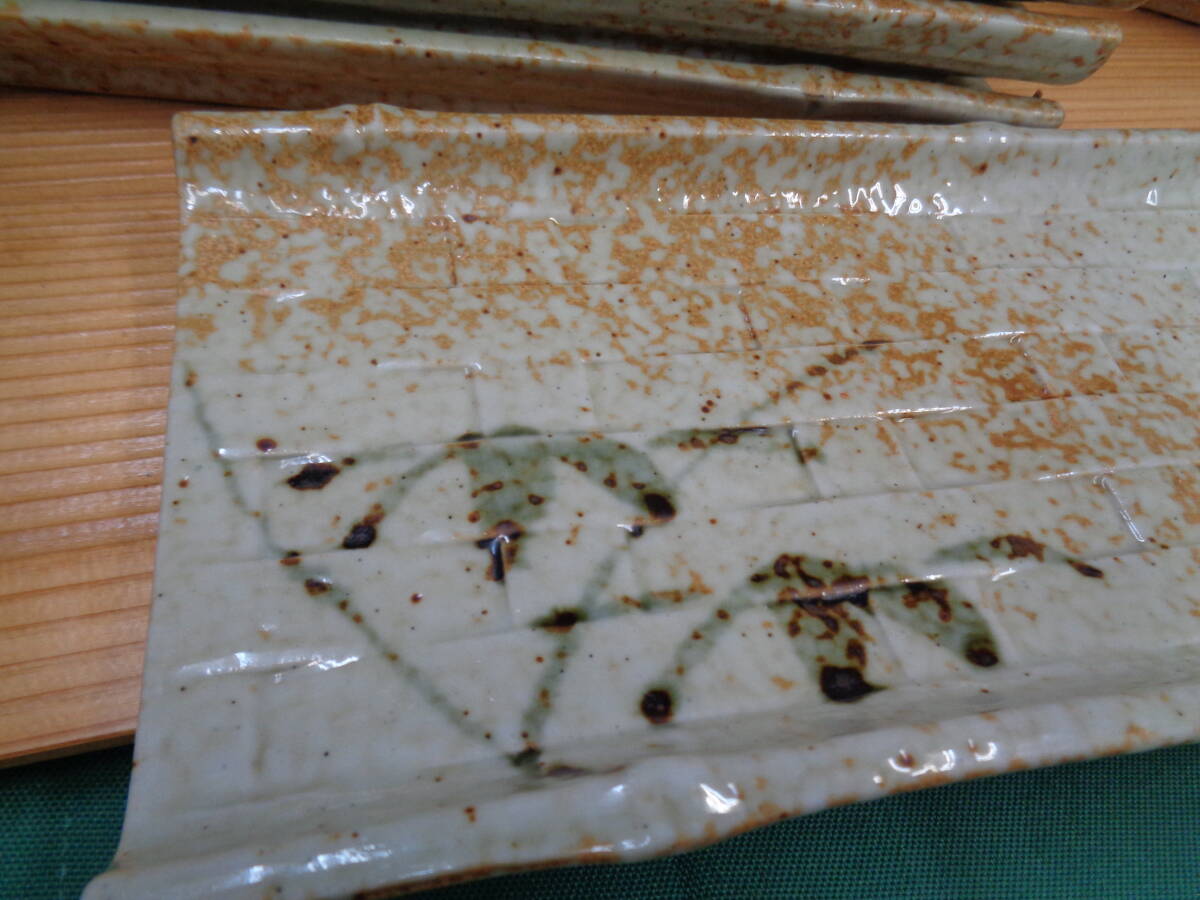厨房用品 和風長皿 笹/竹模様 焼き魚/握り盛/串盛 24客 中古品 の画像3