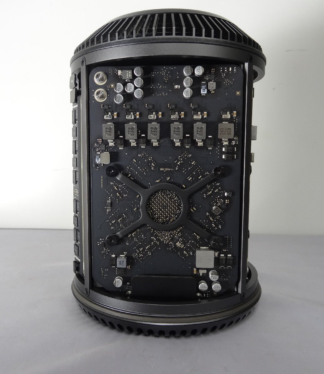 Apple/Mac Pro(Late 2013)/A1347/3.5GHz 6コアIntel Xeon E5/64GB/フラッシュストレージ 1TB 管理No.4A1038の画像4