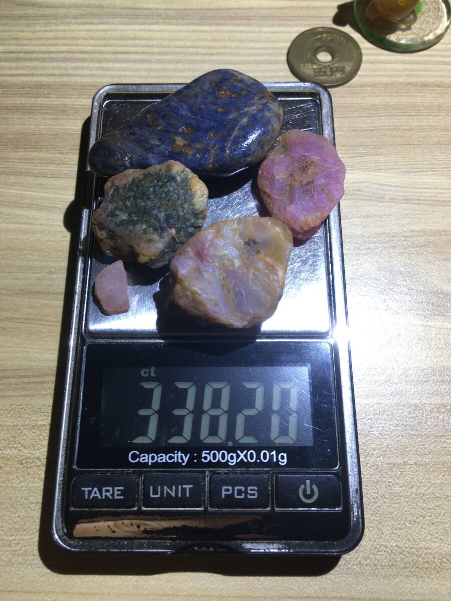 P6【特別】Sapphire 鉱物 ルース 原石 鋼玉 (338.20ct)の画像1