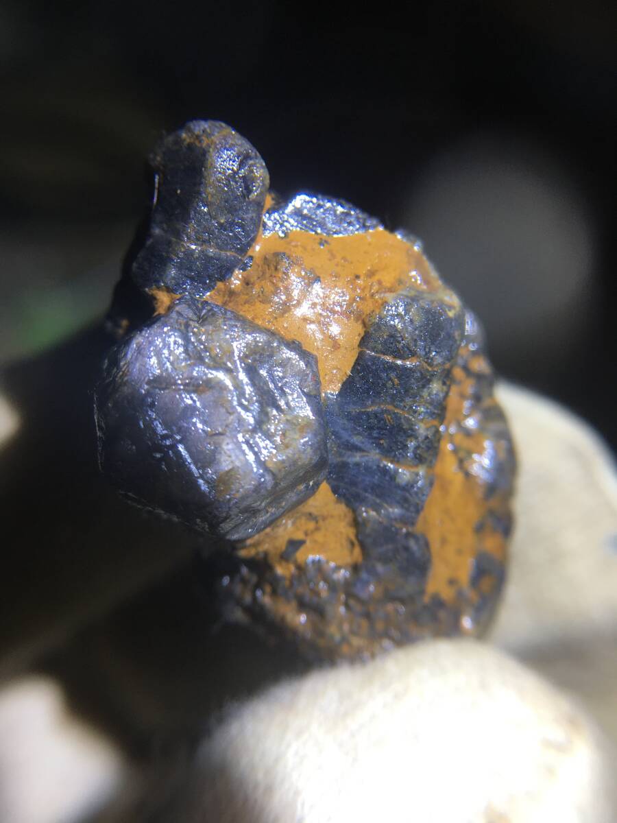P22 Sapphire 鉱物 ルース 原石 鋼玉 (146.70ct)の画像3