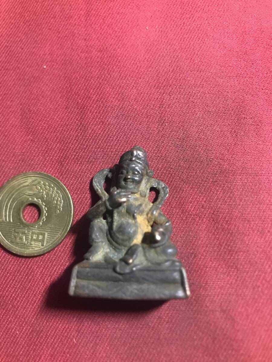 仏像　　銅製　　時代物　　　　仏像　　　珍しい　　小さい　　珍しい　唐物か？_画像2
