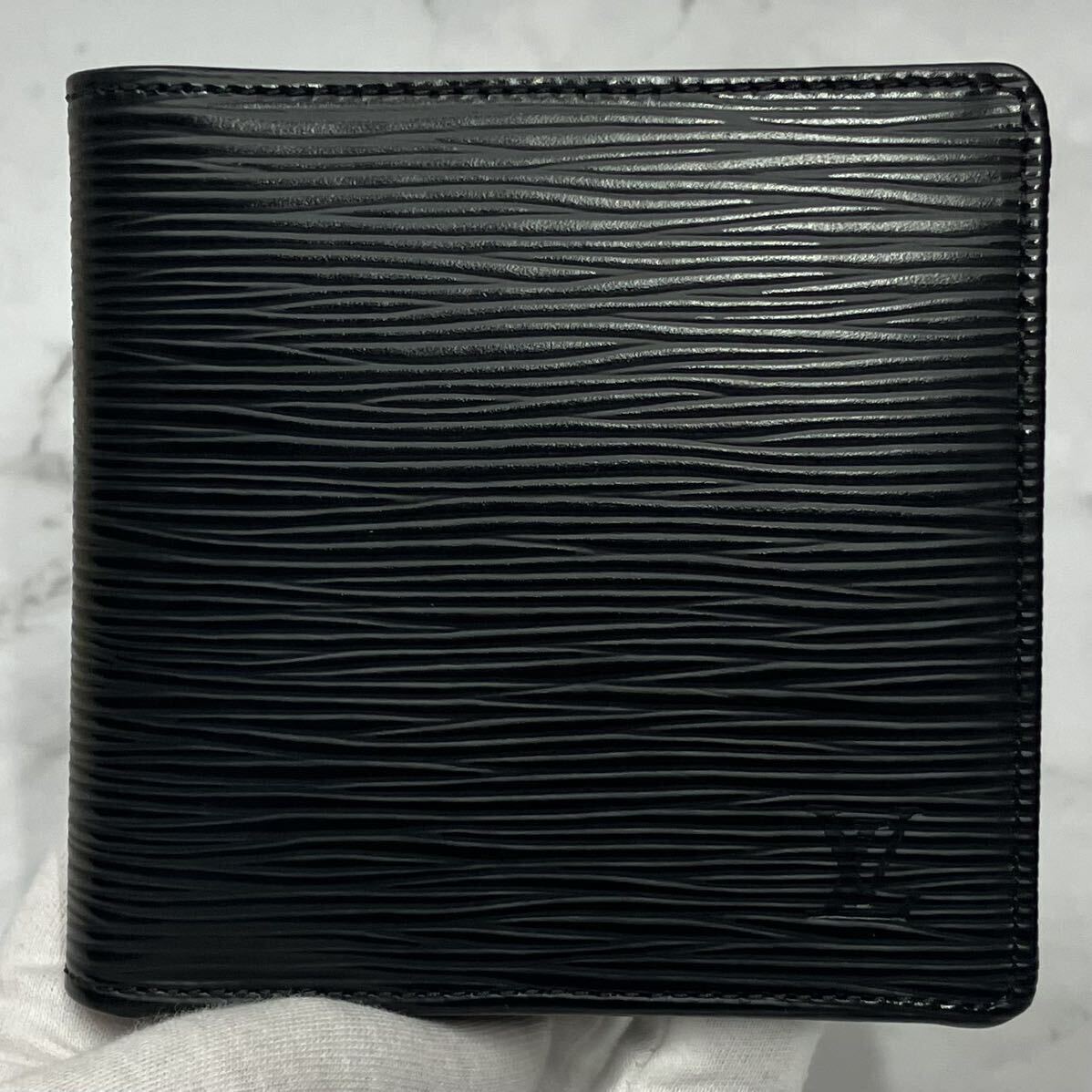 新品 定価9.3万 ルイヴィトン エピ ノワール ポルトフォイユ・マルコ 二つ折り財布 札入れ カードケース 牛革 レザー 黒 ブラック M63652の画像2
