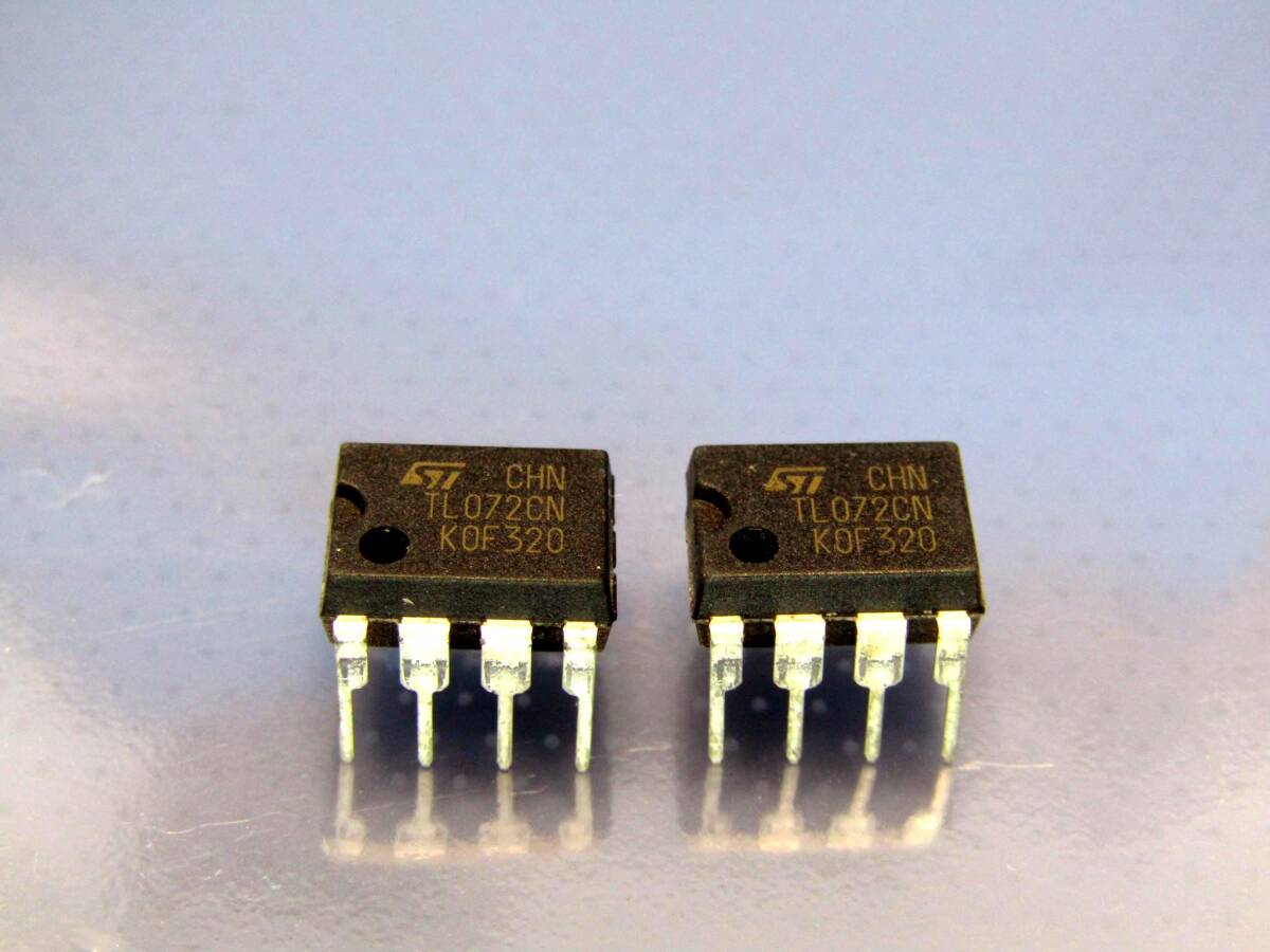 ***ST Microelectronics Dual Low Noise JFETope amplifier TL072CN OP-Amp unused goods 2 piece ***