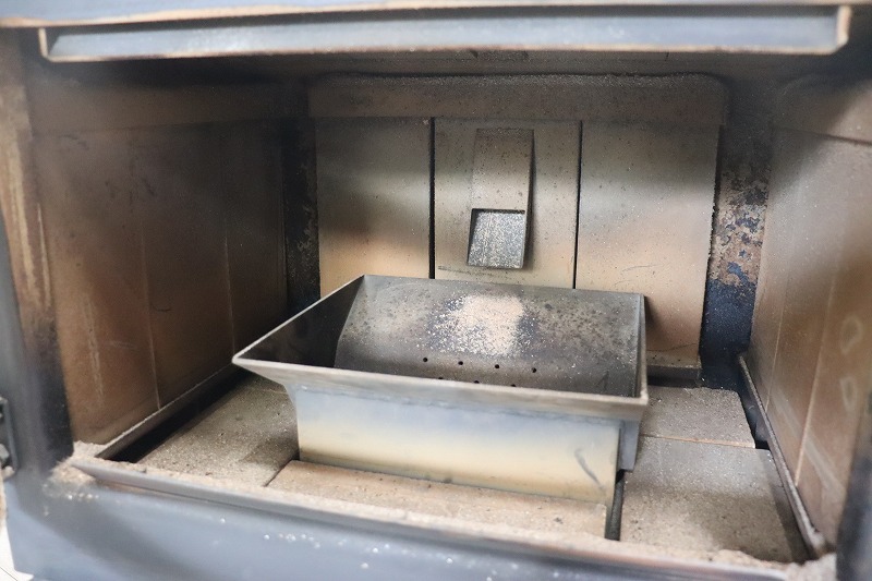 P2452[ Hyogo : warehouse pick up / vicinity delivery ]* all country delivery respondent consultation *SAIKAI/.... industry *pe let stove *DK-12*AC100V*..*.*.. type *FF type 