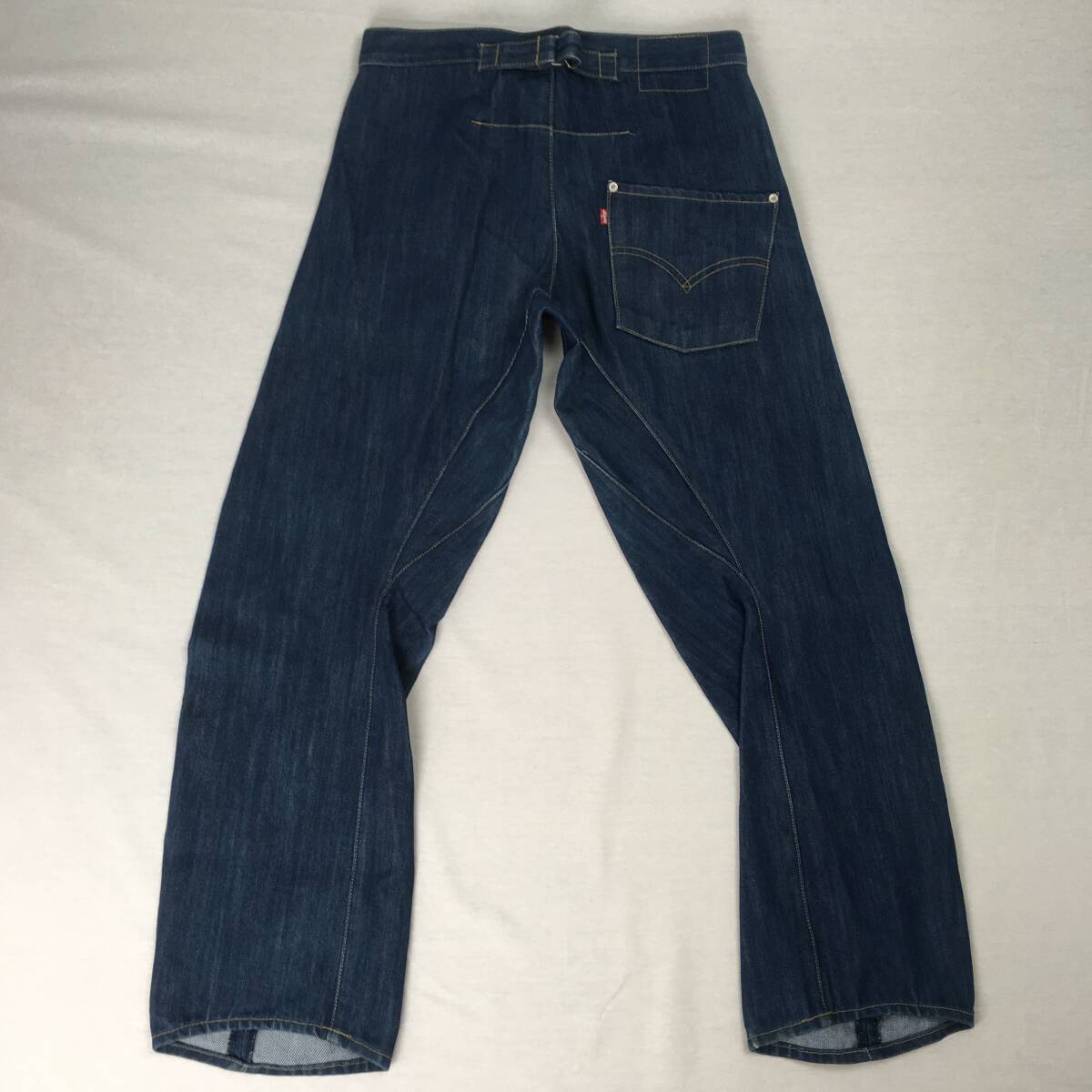 Levi's リーバイス エンジニアジーンズ 00002-07 日本製 01年 立体裁断 ENGINEERED W31 ルーズ デニム ジーンズ ボタンフライ シンチバック_画像2