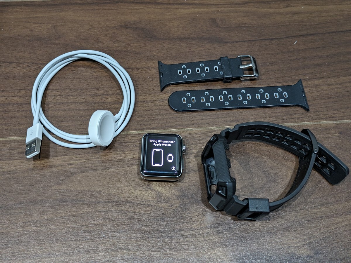 Apple Watch 3 アップルウォッチ3 38mm wifiモデル スマートウォッチ ベルト２セット付き ①の画像1