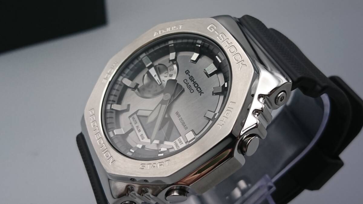 G-SHOCK ジーショック メタルカバード メタルベゼル 腕時計 シルバー GM-2100 5611_画像2