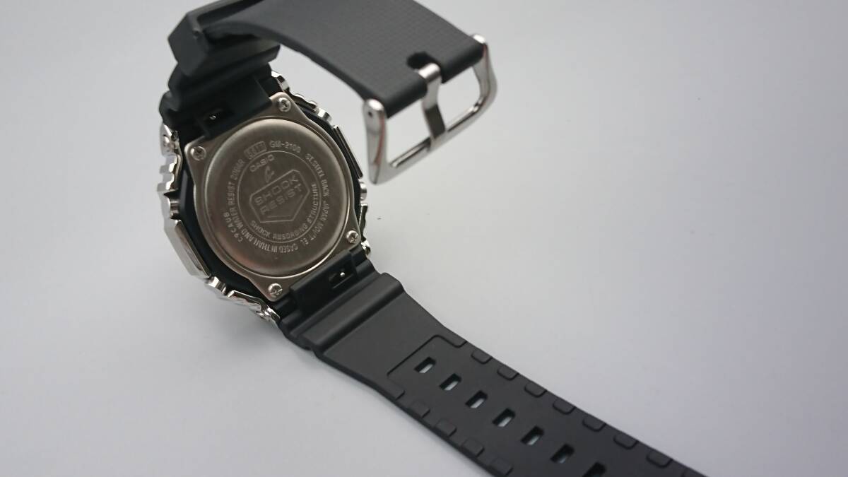 G-SHOCK ジーショック メタルカバード メタルベゼル 腕時計 シルバー GM-2100 5611_画像8