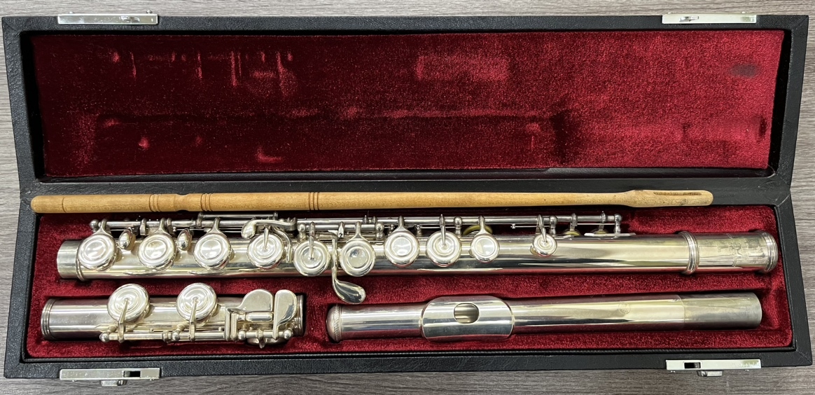 【DK 23523】1円～ YAMAHA ヤマハ フルート YFL-351S ハードケース付 吹奏楽 管楽器 ESTABLISHED IN 1887 中古 動作未確認 現状品 _画像2