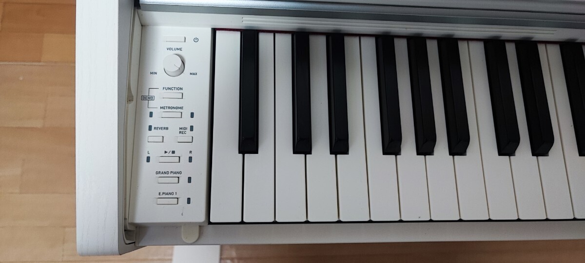 ☆美品☆CASIO(カシオ) PX-770-WE(ホワイトウッド調) Privia(プリヴィア) 電子ピアノ 88鍵盤、ピアノ用椅子セットの画像4