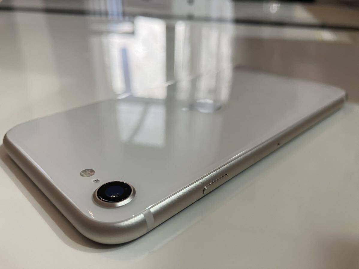 美品 iPhoneSE 第3世代 SE3 SIMフリー 64GB修理なし 女性ワン 美品 iPhoneSE 第3世代 SE3 SIMフリー 64GB修理なし 女性ワン