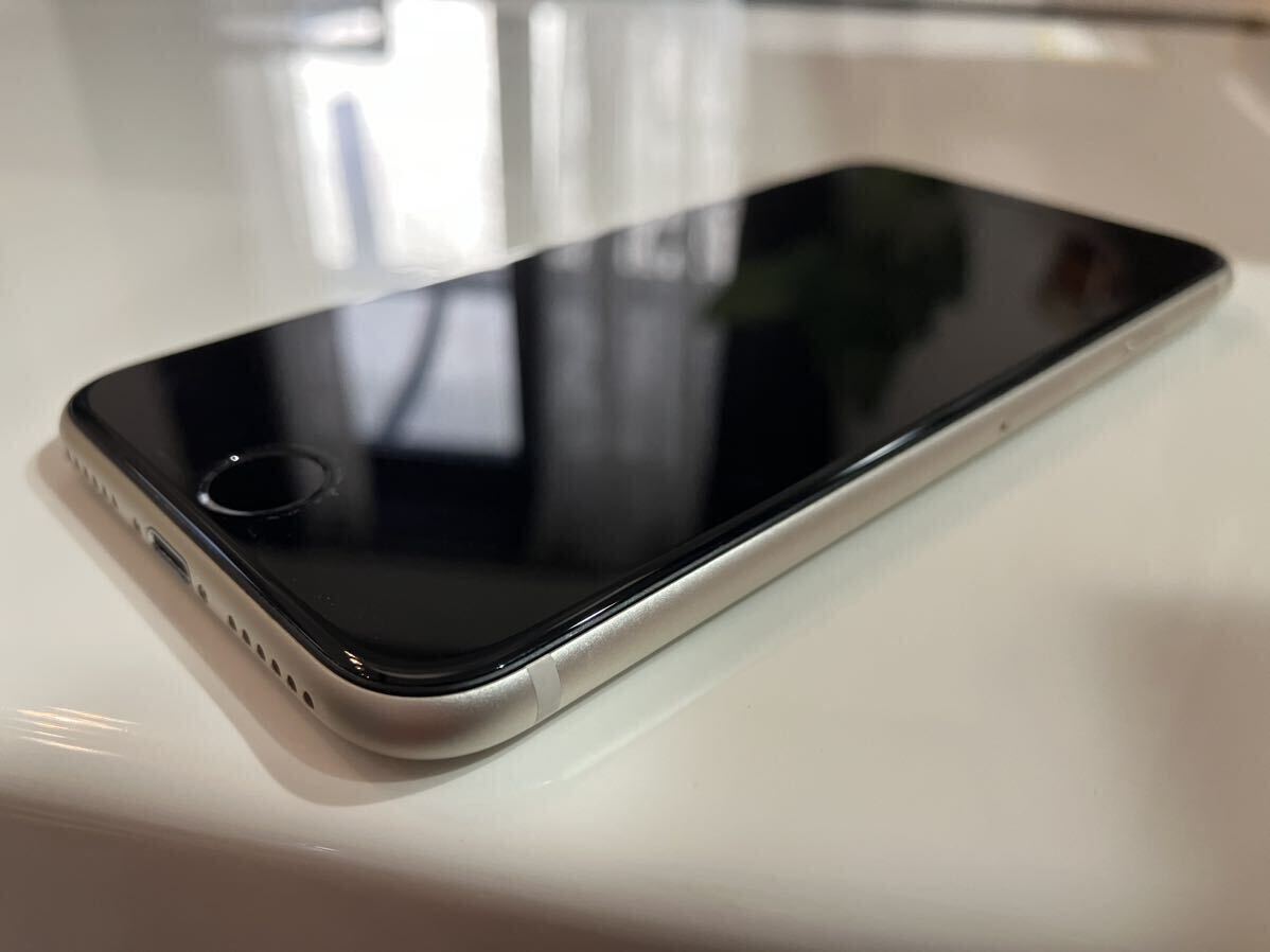 美品 iPhoneSE 第3世代 SE3 SIMフリー 64GB修理なし 女性ワン 美品 iPhoneSE 第3世代 SE3 SIMフリー 64GB修理なし 女性ワン