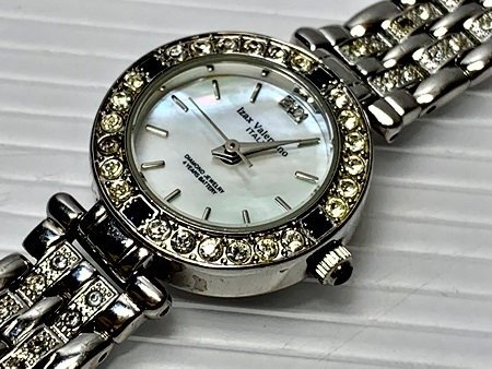 不動品 Izax Valentino アイザックバレンチノ ダイヤモンド シェル 文字盤 レディース 腕時計 クォーツ アクセサリーの画像3