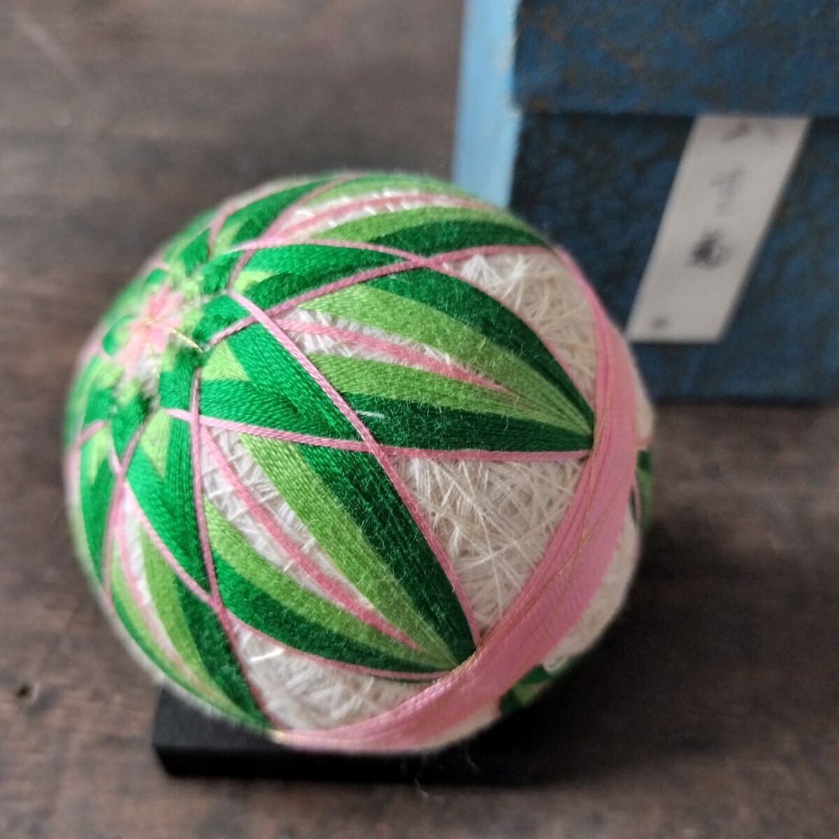 Japanese Craft Ball Matsumoto .... -ply . tradition industrial arts approximately 7.5cm ornament .. tradition industrial arts embroidery threads Japan art 