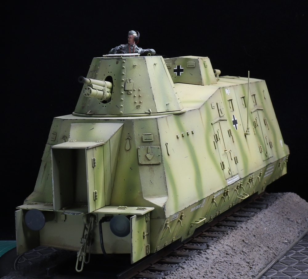 1/35 ドイツ軍 BP-42装甲列車（砲車）搭乗員フィギュア×1体セット 制作完成品（線路ベース長さ335ｍｍ）_画像2