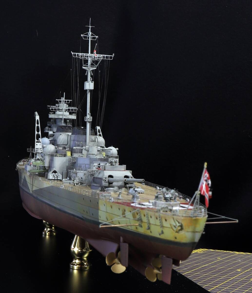 1/350ドイツ海軍O級巡洋戦艦バルバロッサ プロモデラー制作スーパーディティールアップ完成品 L83ｃｍ×W17ｃｍ×H27ｃｍアクリルケース付_画像9