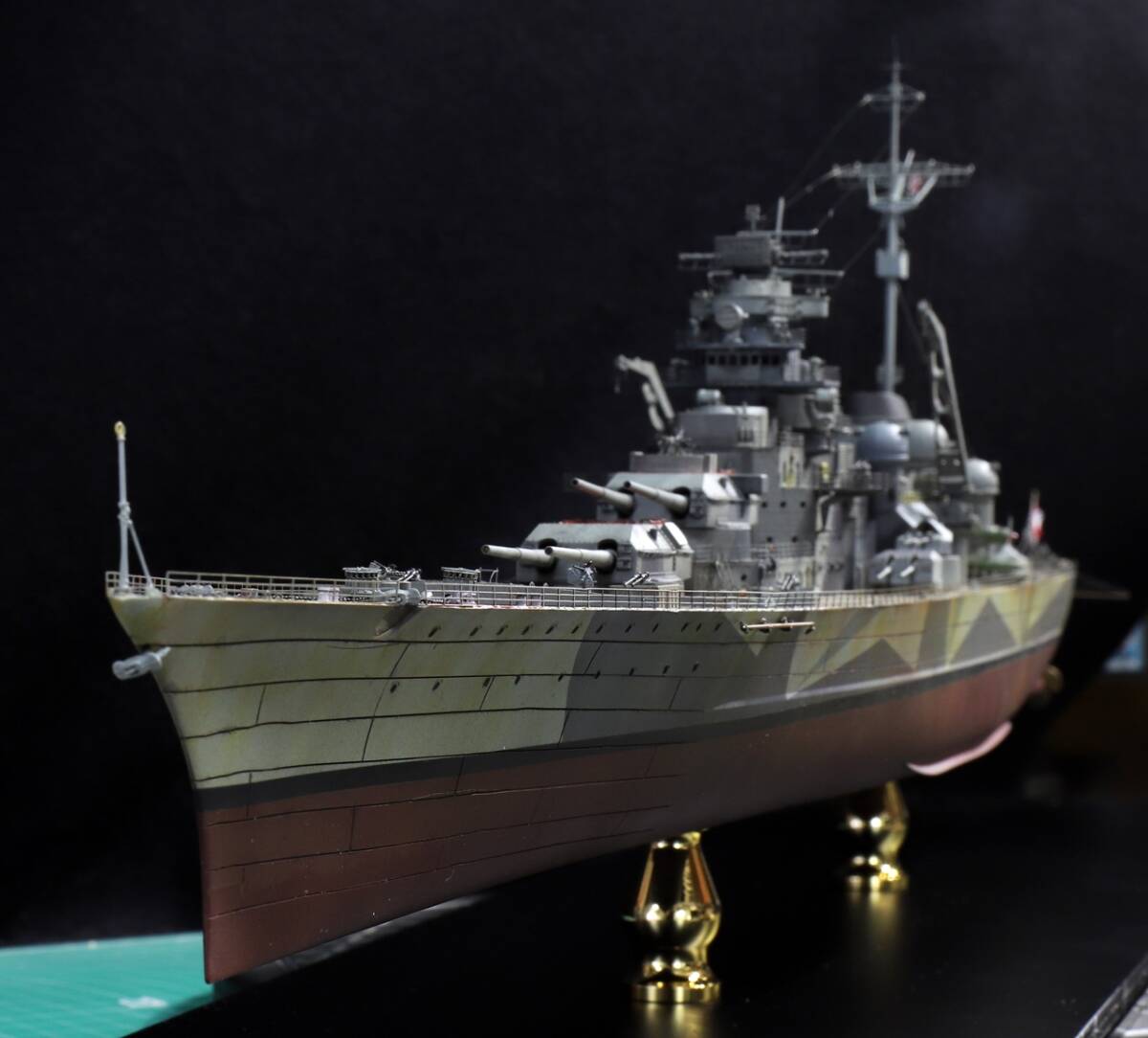 1/350ドイツ海軍O級巡洋戦艦バルバロッサ プロモデラー制作スーパーディティールアップ完成品 L83ｃｍ×W17ｃｍ×H27ｃｍアクリルケース付_画像6