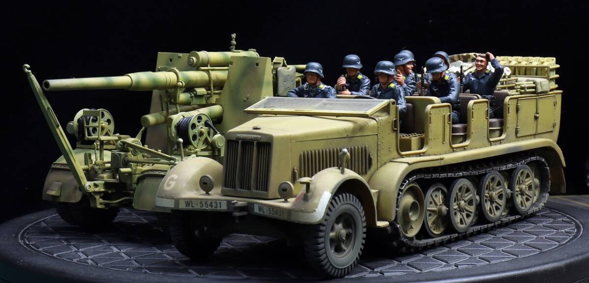 1/35 ドイツ軍 ８ｔハーフトラック88ミリ高射砲Ｆｌａｋ36牽引セット（歩兵フィギュア×8体付き） 制作完成品