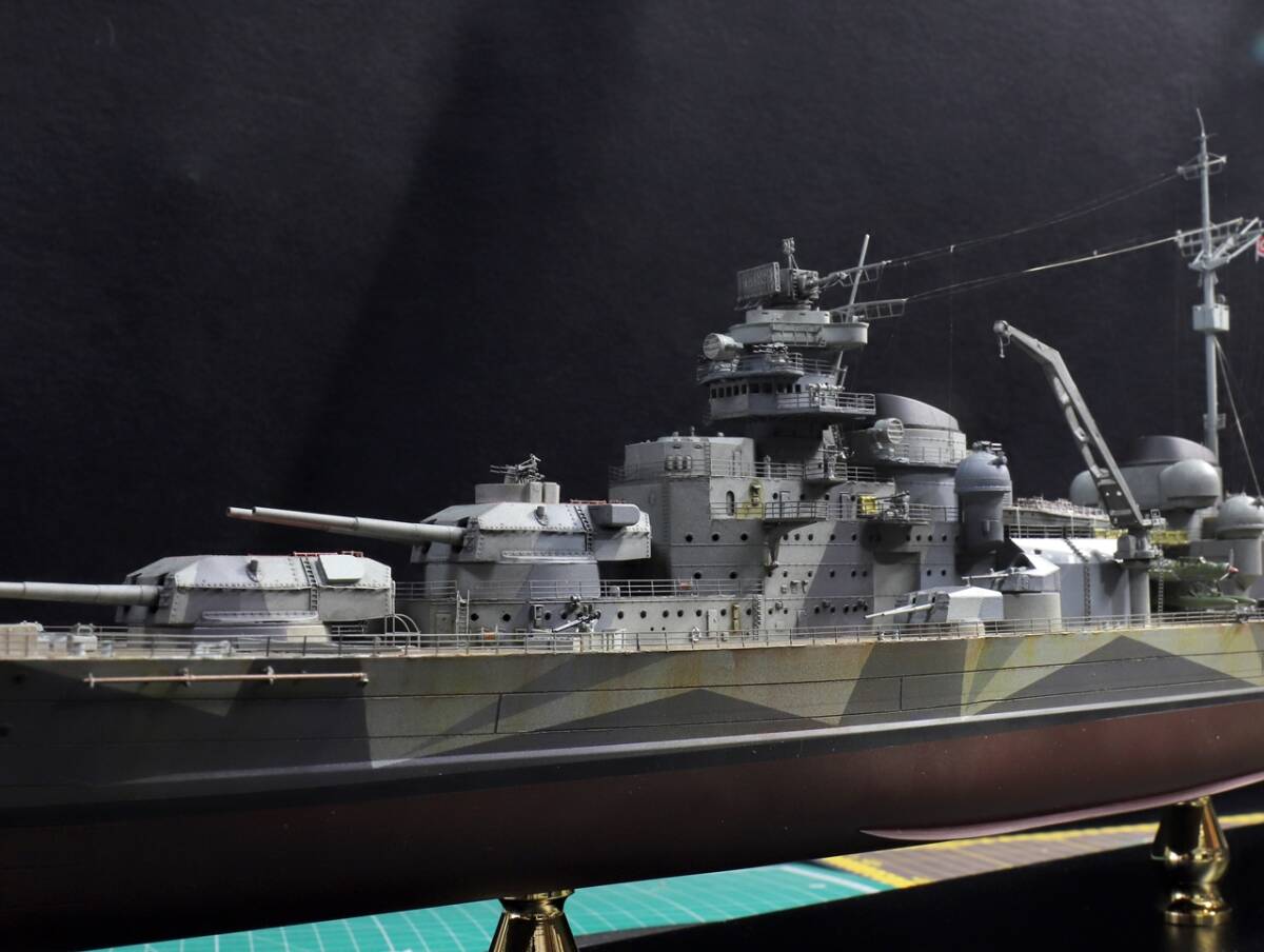 1/350ドイツ海軍O級巡洋戦艦バルバロッサ プロモデラー制作スーパーディティールアップ完成品 L83ｃｍ×W17ｃｍ×H27ｃｍアクリルケース付_画像7