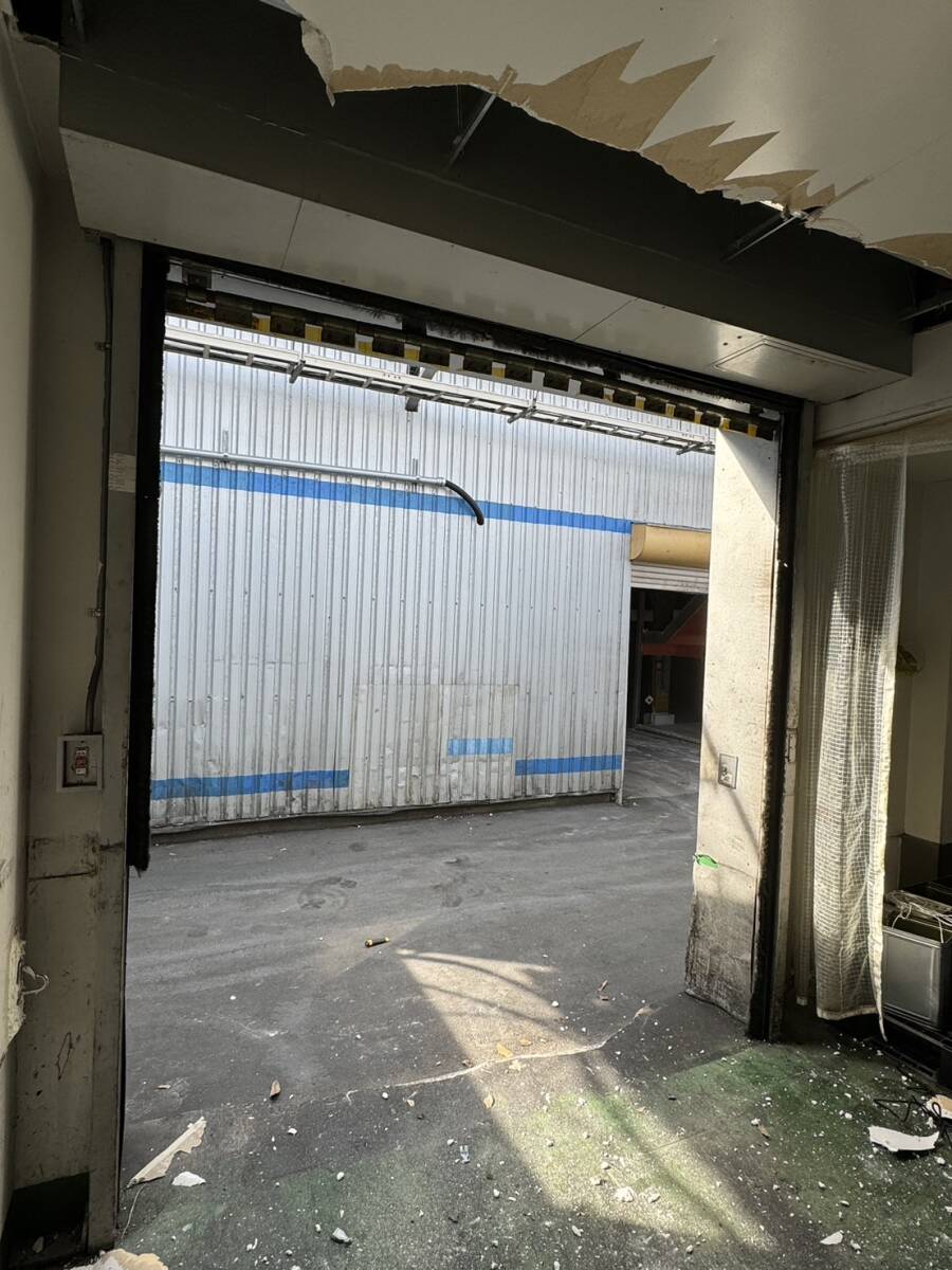 K19 electric steel made shutter small interval . width 2410. height 2630. garage garage warehouse office work place . direct 