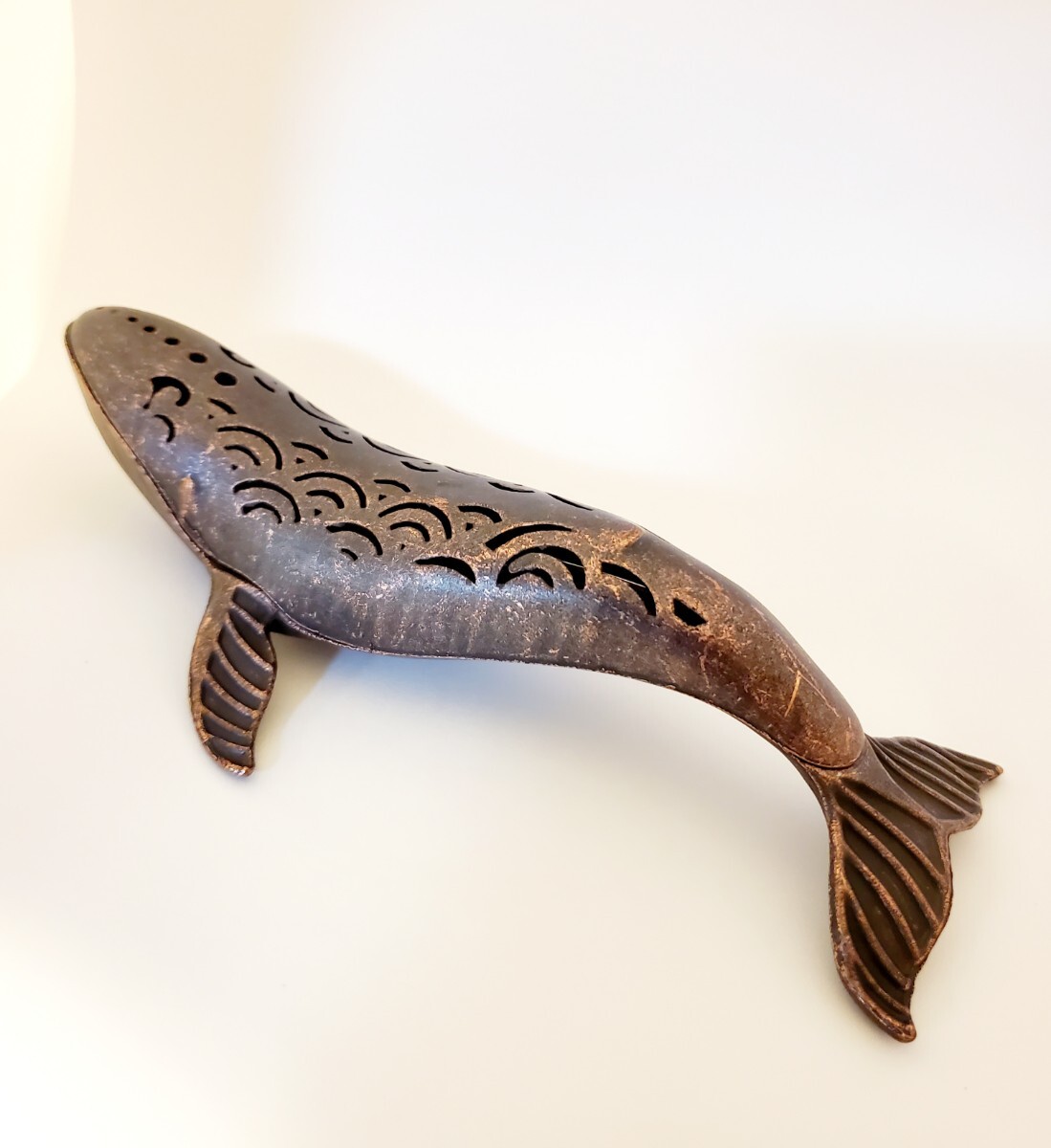 お香立て　HANAKO　香炉　銅製　クジラ　鯨　透かし彫り_画像4