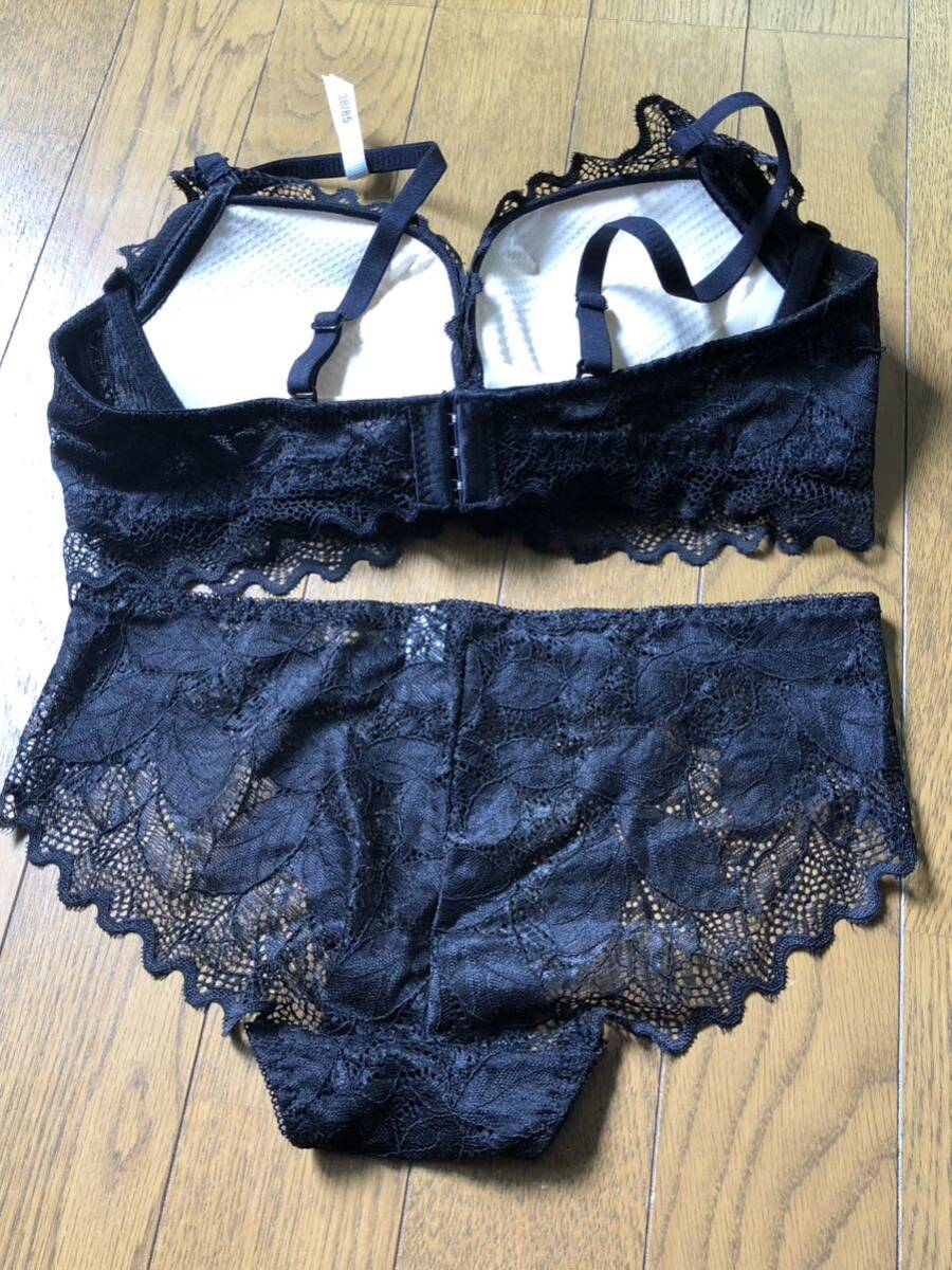  new goods tag attaching bra & shorts top and bottom set sexy black race 38/85 valuable . size L~ degree soft thickness pad 