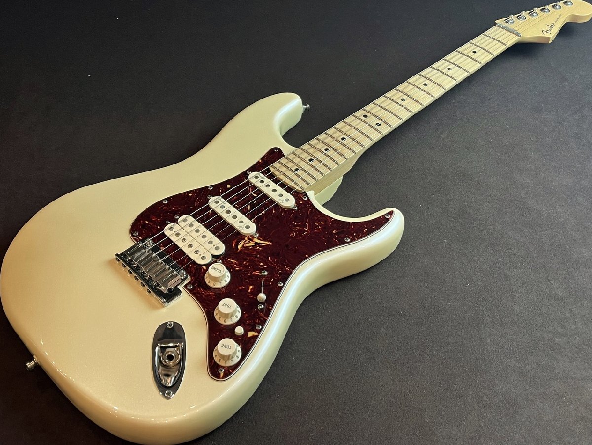【1円】Fender フェンダーAmerican Deluxe Stratocaster N3 HSS エレキギターの画像2