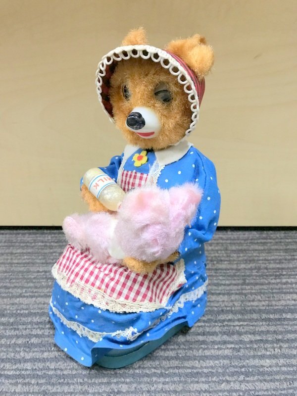 【通電動作未確認】米澤玩具 HUNGRY BABY BEAR クマの親子 ブリキ 人形 1円~ S3182の画像1