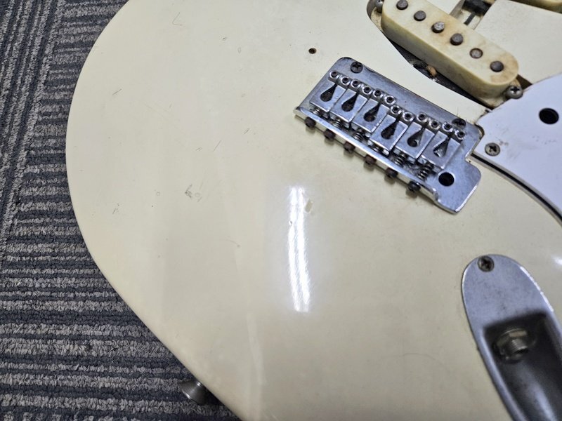 【現状品】Fender Stratocaster JVシリアル? 1983年 ストラトキャスター PU欠品有 動作未確認 ケースなし フェンダー 1円~　K0826+_画像3