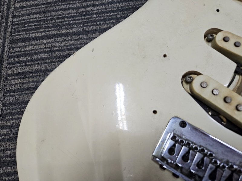 【現状品】Fender Stratocaster JVシリアル? 1983年 ストラトキャスター PU欠品有 動作未確認 ケースなし フェンダー 1円~　K0826+_画像4