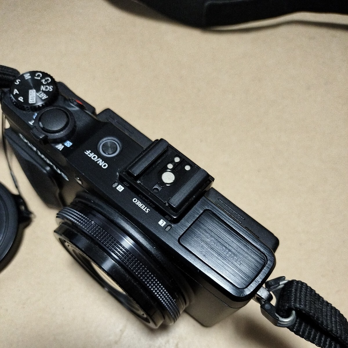★美品【動作OK】OLYMPUS STYLUS XZ-2 オリンパス コンパクトカメラ コンパクト デジタルカメラ 4×WIDE OPTICAL 6-24mm 1:1.8-2.5の画像3