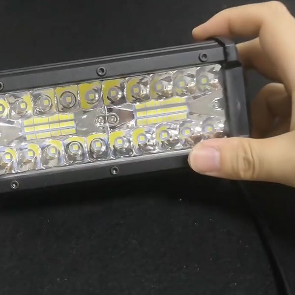 9インチ LED ワークライト 作業灯 180W 6500K ホワイト 照明 トラック SUV ボート 建設機械 12V/24V兼用 SM180W 2個 新品の画像7