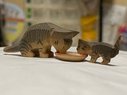 猫の親子 木彫り人形