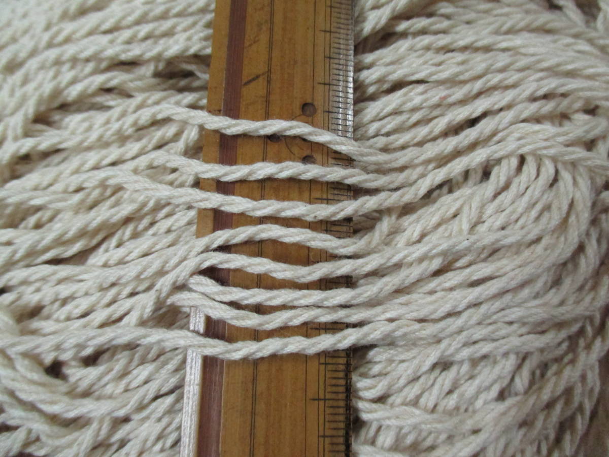 B2404 糸 ◆　1/0.8 カポック100%　かせ　(箱込約4.5㎏)　◆　 (注) 　編み物などに_画像1