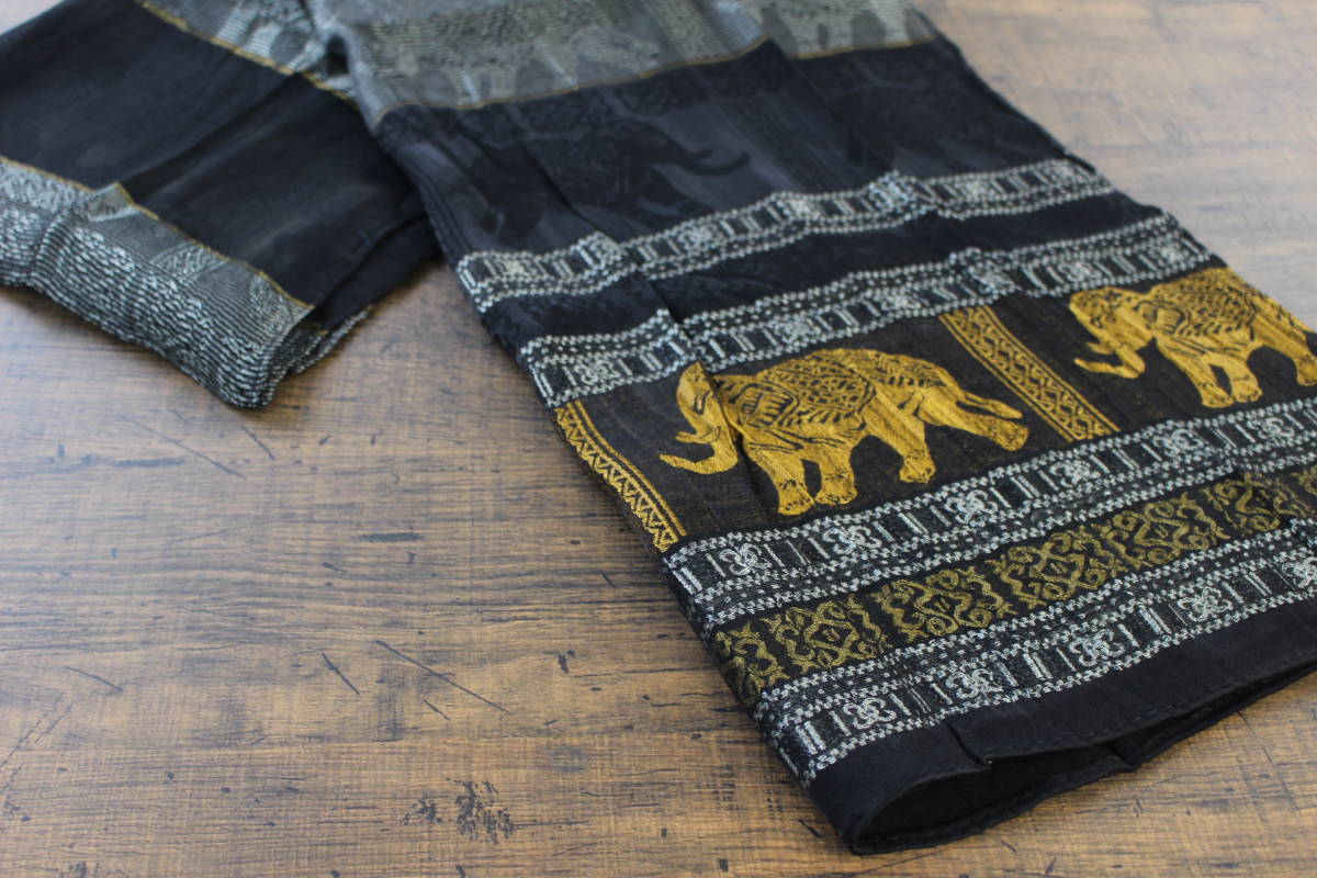  new shortage of stock hand [ silk 100% SILK] Elephant pattern . pattern black black BLACK Gold GOLD gold scarf / stole 