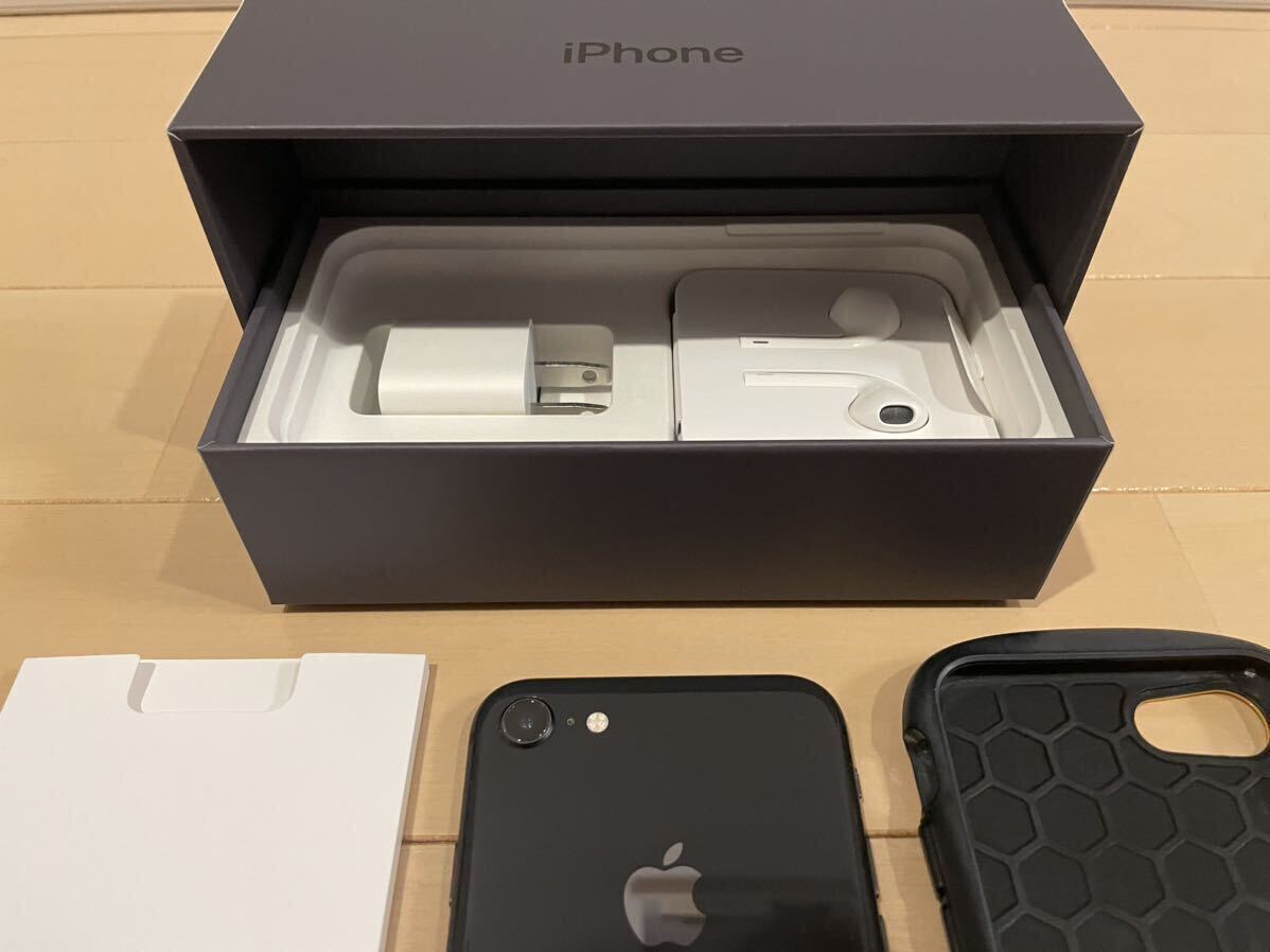 ☆ 中古品 SIMフリー iPhone8 64GB スペースグレイ MQ782J/A バッテリー79% & ディズニーケース & 未使用付属品全有り ☆_画像7