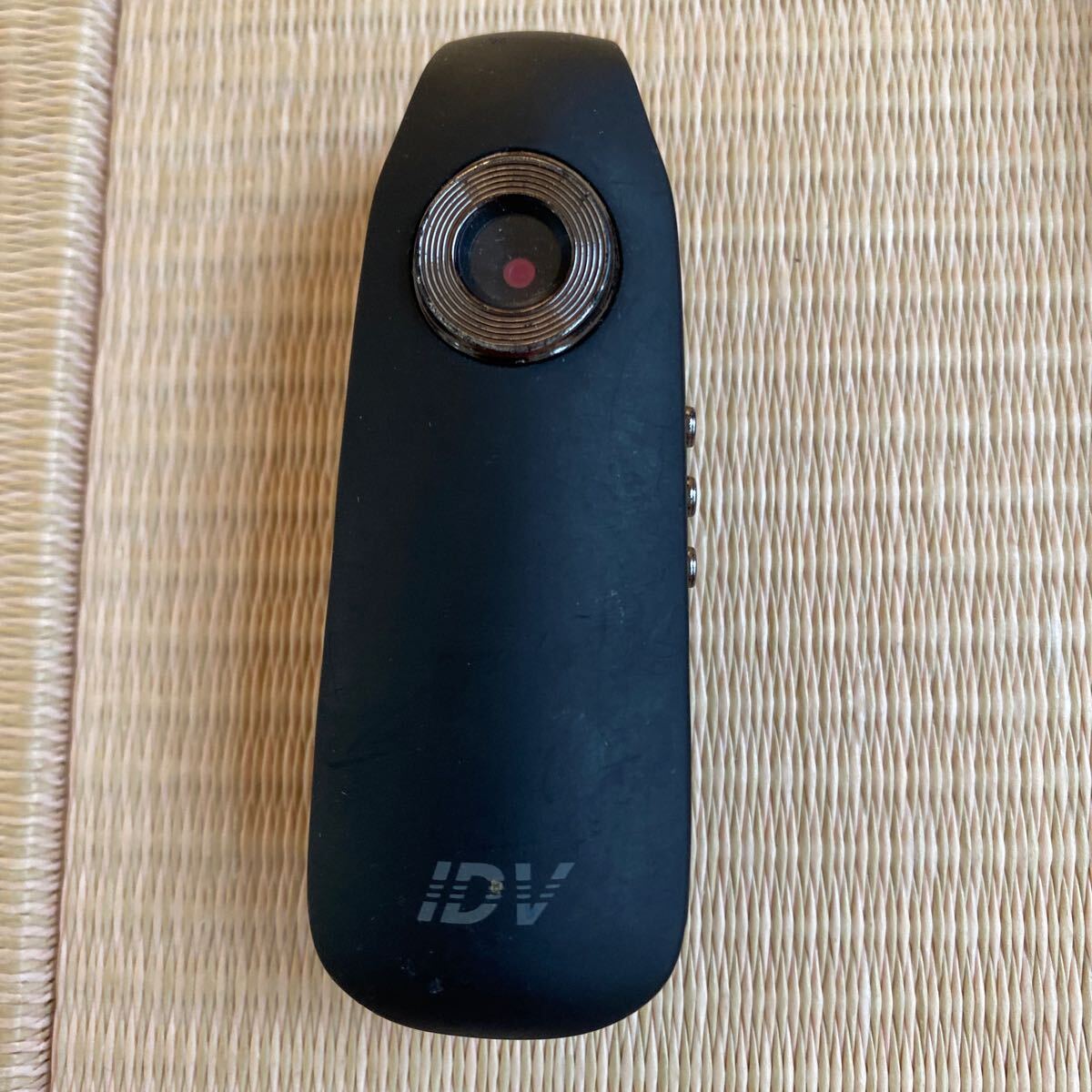 【送料込み・中古】IDV ポータブル ハンズフリー ビデオカメラ /ドライブレコーダー アクションカメラの画像1