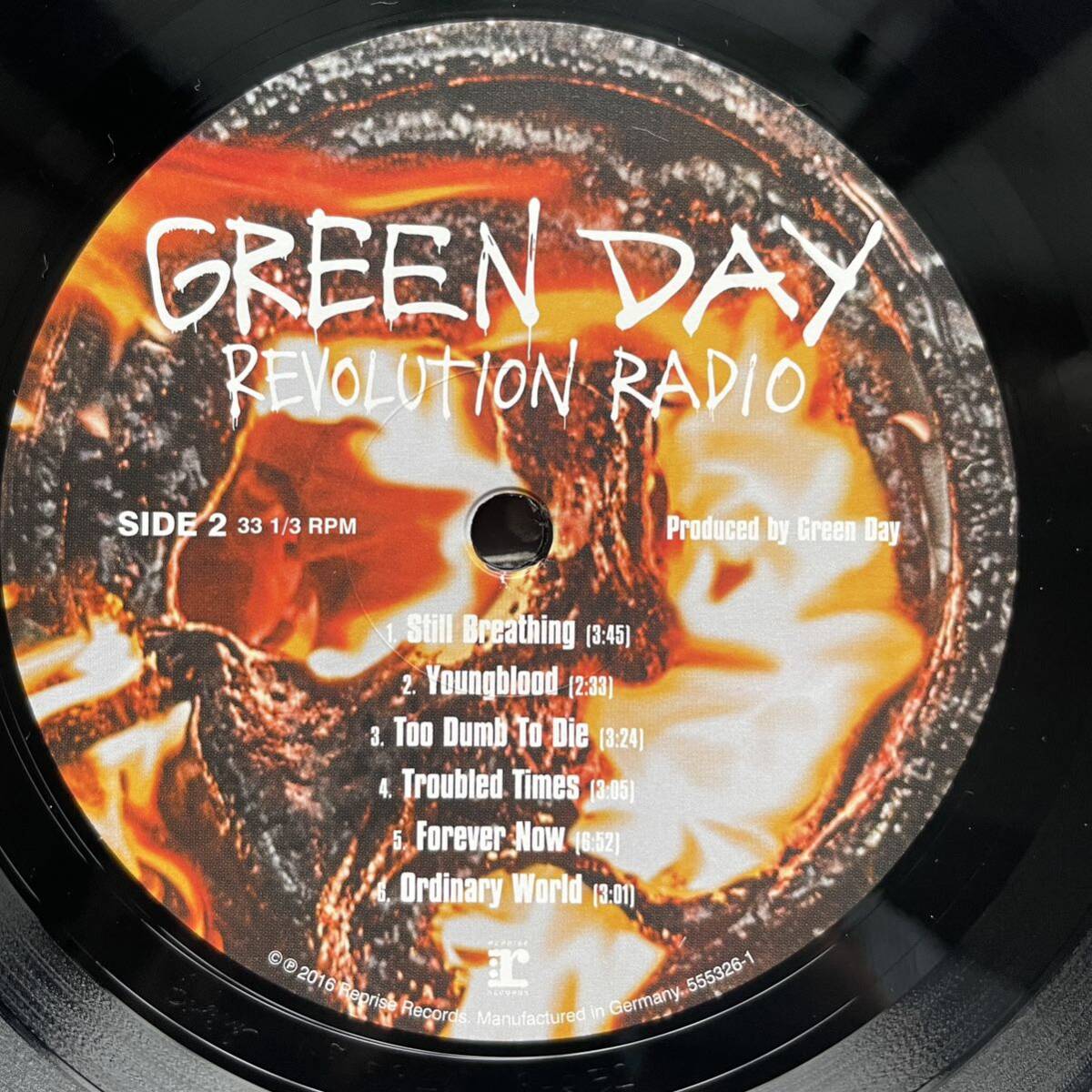 グリーンデイ Green Day Revolution Radio LP レコード エンボス加工ジャケット インサート付きの画像4